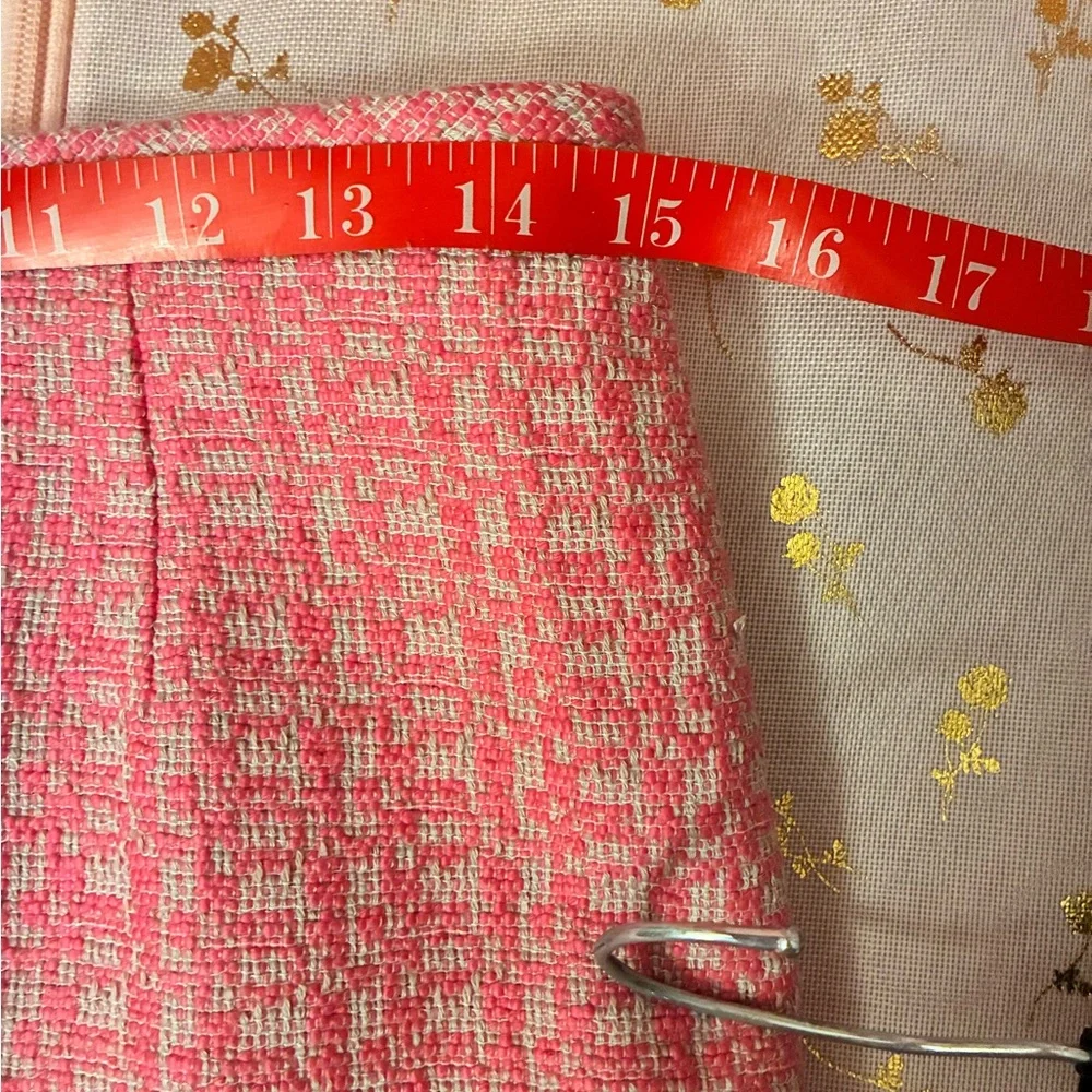 Calvin Klein Pink Tweed Suit with pencil skirt (Blazer=6, Skirt =4) - Picture 12 of 13